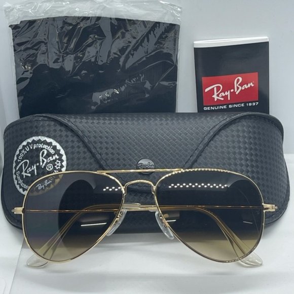 Accessories - BNIB Never Worn Rayban Rb3025 Gold with Br…